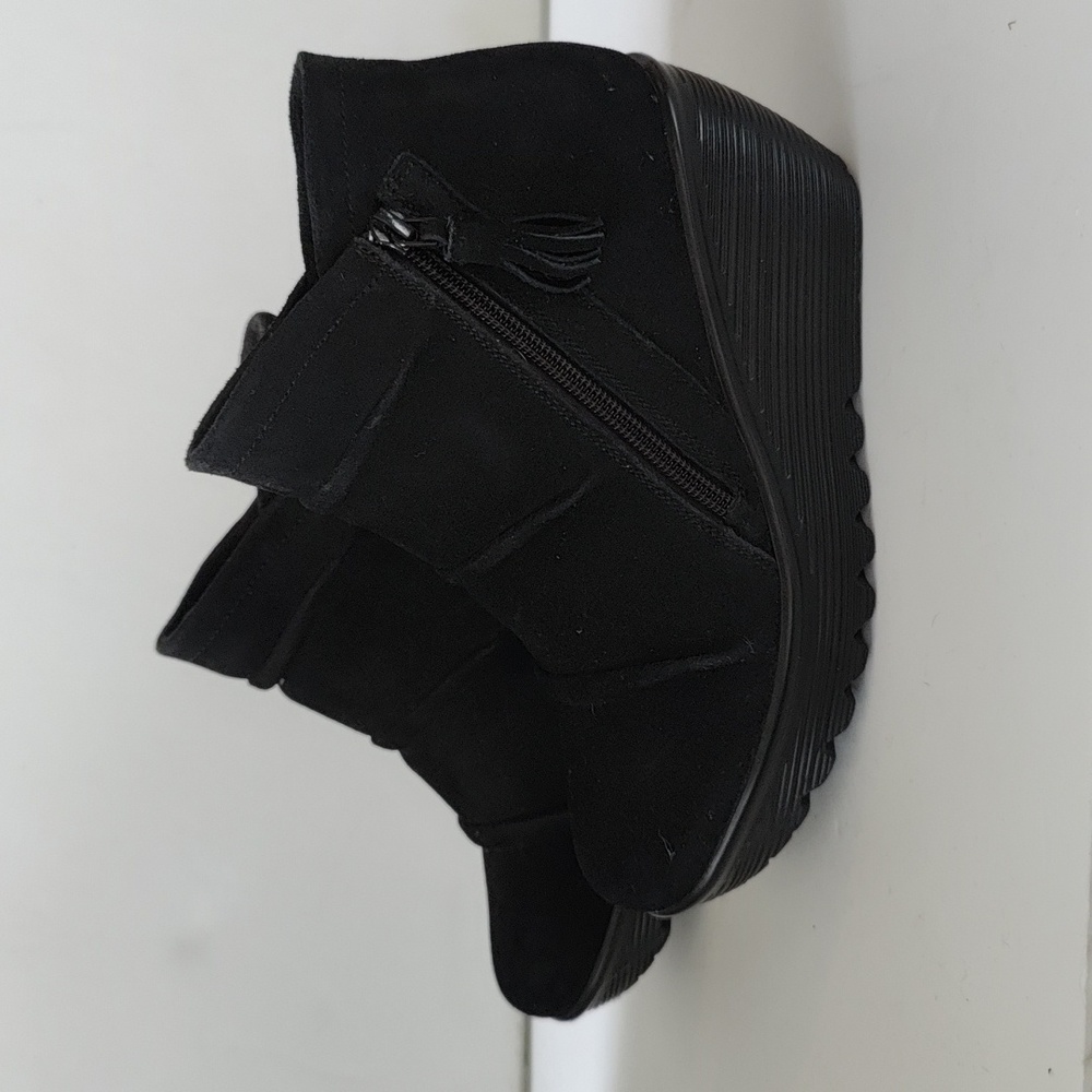 Skechers Suede Booties